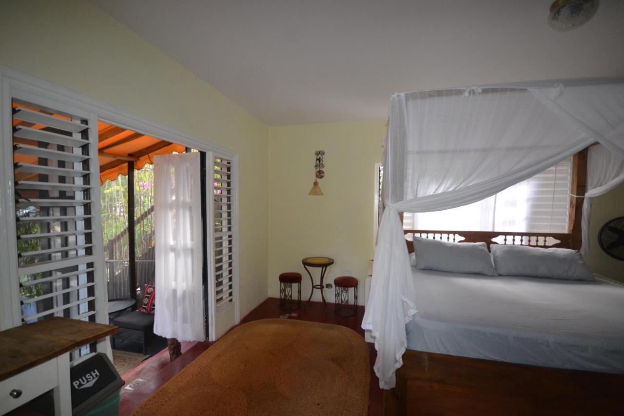 Katamah Beachfront Guesthouse Treasure Beach Quarto foto