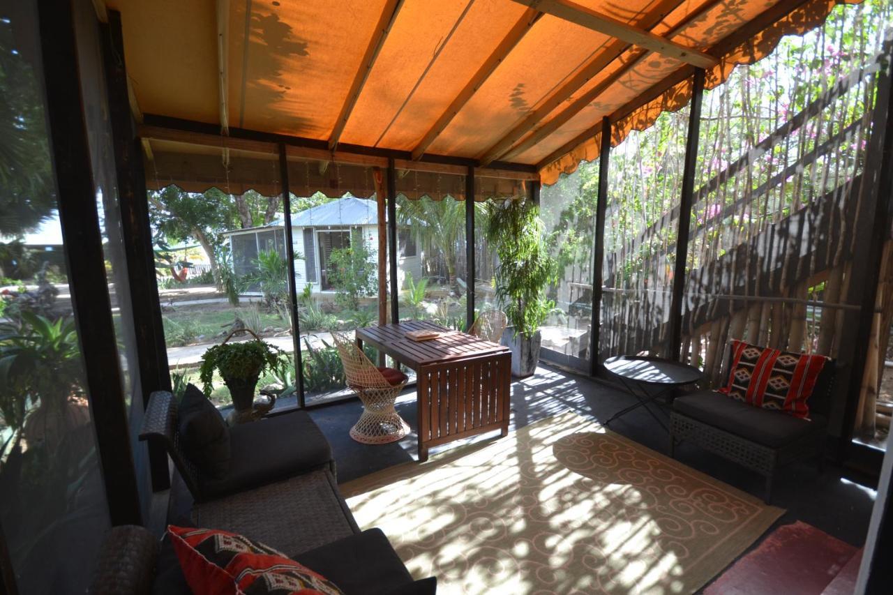 Katamah Beachfront Guesthouse Treasure Beach Quarto foto