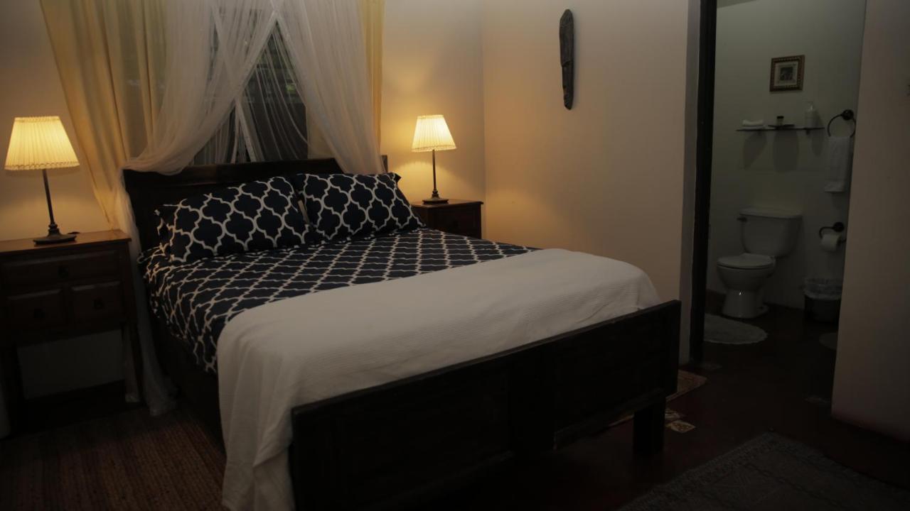 Katamah Beachfront Guesthouse Treasure Beach Quarto foto
